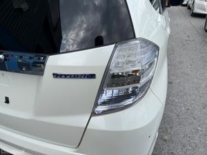 2013 Honda Fit Hybrid Automatic - Image 4