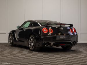 142 Nissan GT-R V6 Black Edition - Image 4
