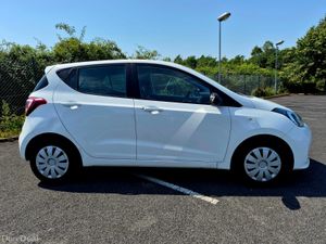 2018  HYUNDAI I10 1.0 AUTOMATIC LOW TAX - Image 2