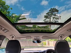 Volvo XC60 T6 PLUS DARK THEME PHEV SUNROOF - Image 3