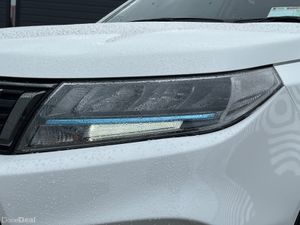 Suzuki Vitara 1.4 BOOSTERJET HYBRID S SZ5 5DR - Image 3