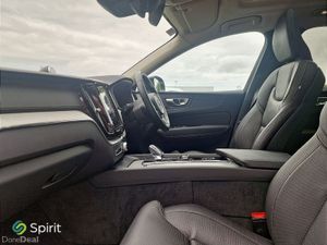 Volvo XC60 T6 Plug In Hybrid - Image 3
