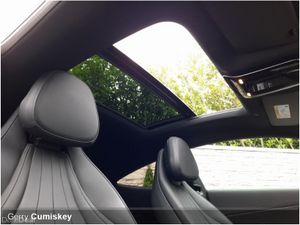 Mercedes-Benz CLE 300 AMG Line Premium PHEV - Image 4