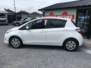 2017 Toyota Yaris Vitz Hybrid Automatic - Image 2
