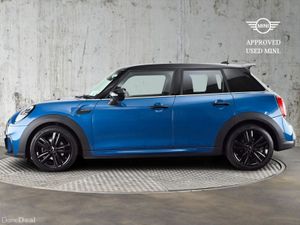 Mini Cooper 5-Door Cooper Sport - Image 3