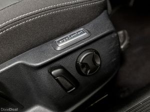 Volkswagen Passat SE NAV 2.0 Diesel Auto 150HP - Image 4