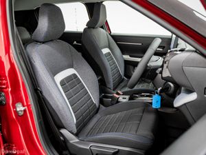 Citroen C3 Plus Hybrid 100HP - Image 3