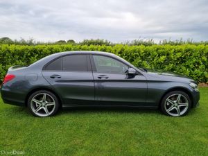 Mercedes-Benz C-Class 2017  Clean car - Image 4