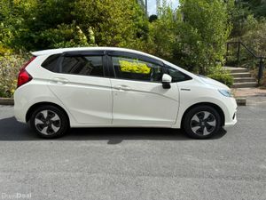 Honda Fit 2018  Automatic Hybrid - Image 2