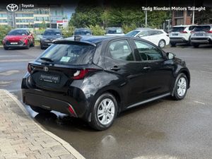 Toyota Yaris YARIS 1.0 LUNA - Image 2