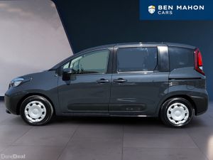 Toyota Sienta 7 Seater Automatic - Image 2