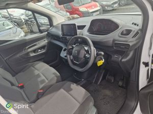 Peugeot Partner PARTNER PROF AUTOMATIC PLUS 1.5 BL - Image 4
