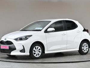 Toyota Yaris 1.5 PETROL HYBRID **REVERSE CAM** - Image 4