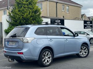 Mitsubishi Outlander 2015 2.0 Petrol Hybrid - Image 3