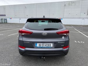 Hyundai Tucson 2.0 DIESEL, 4 WHEEL DRIVE, AUTOMATI - Image 4