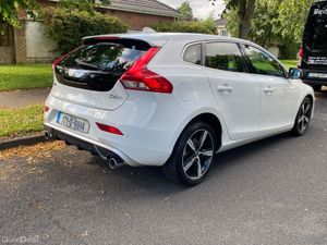 VOLVO V40 2.0D D2 R-DESIGN - Image 4