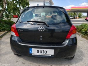 Toyota Vitz AUTO/HAND CONTROLS - Image 2
