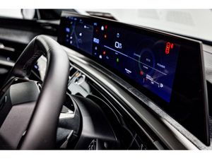 Peugeot 3008 Allure Hybrid Auto 145HP - Image 4