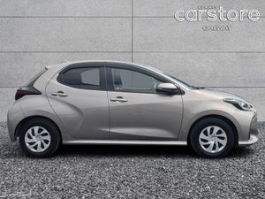 Toyota Yaris Hybrid X - Image 2