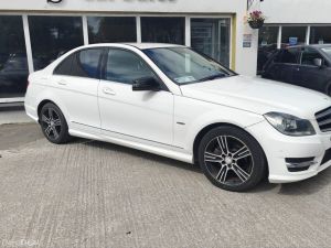Mercedes-Benz C-Class C200CDI AVANTGARDE SPORT AUT - Image 4