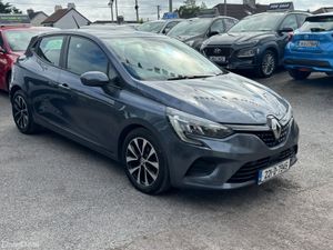 Renault Clio high spec low mileage - Image 2