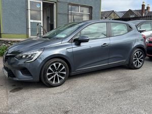 Renault Clio high spec low mileage - Image 4