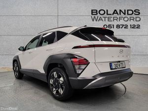 Hyundai KONA 1.6 HYBRID Elegance Auto  €99 per wee - Image 3