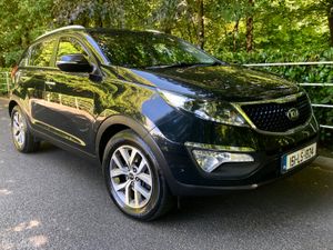 Kia Sportage SUV Deluxe SE Edition with Sunroof - Image 4