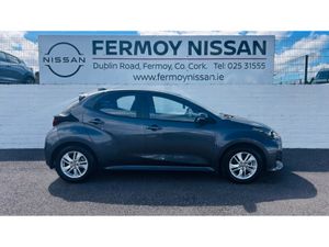 Toyota Yaris AUTOMATIC VERY LOW MILEAGE 1 PRIVATE - Image 2