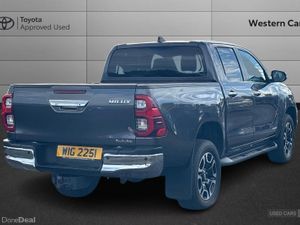 Toyota Hilux 2.8 D-4D Invincible Auto 4WD Euro 6 ( - Image 2