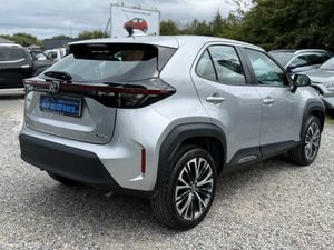 2024 Toyota Yaris Cross 1.5 HYBRID LUNA AUTO - Image 3