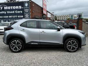2024 Toyota Yaris Cross 1.5 HYBRID LUNA AUTO - Image 2