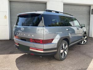 Hyundai Santa Fe PREMIUM PHEV ** Only 3000km ** - Image 4