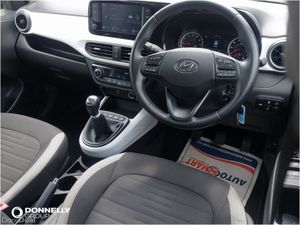 Hyundai i10 Hatchback Premium - Image 4