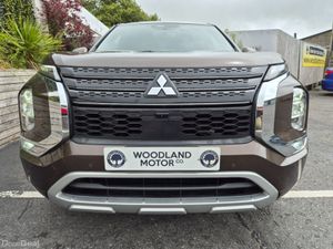 Mitsubishi Outlander 2.4 PVEV / 7 SEATER / EXCEED - Image 4