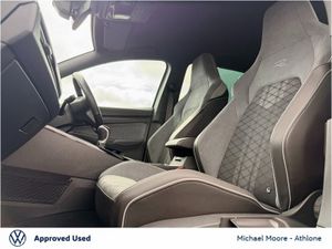 Volkswagen Golf 1.5 TSI 130HP R-Line - Image 3