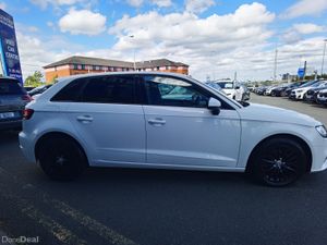 AUDI A3 1.6 TDI SE TECHNIK - Image 4