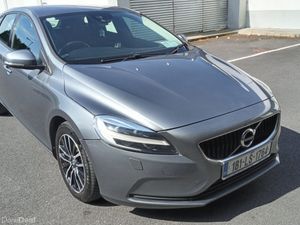 VOLVO V40 / 2018 / 2.0 DIESEL / AUTOMATIC - Image 3