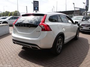 VOLVO V60 2.0 D4 SE LUXURY 5DR ESTATE - Image 4
