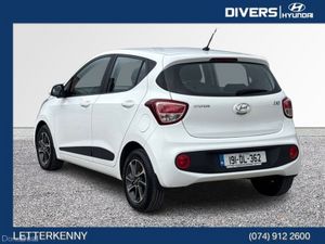 Hyundai i10 Deluxe - Image 2
