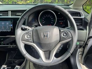 Honda Fit L-PACKAGE 1.5 HYBRID AUTO // HALF LEATHE - Image 4