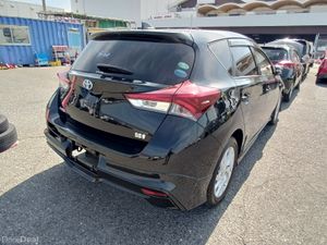 2017 Toyota Auris Hybrid - Image 3