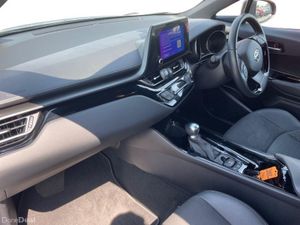 Toyota C-HR 1.8 HYBRID SPORT - Image 4