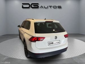 Volkswagen Tiguan 2,0 TDI 150HP AUTO - VERY CLEAN - Image 3