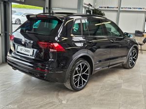 201 VOLKSWAGEN TIGUAN R-LINE BLACK EDITION AUTO - Image 3
