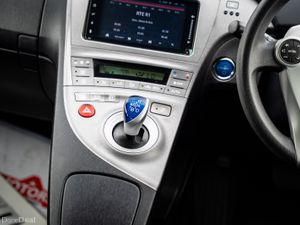 2015 Toyota Prius Hybrid Auto - Image 4
