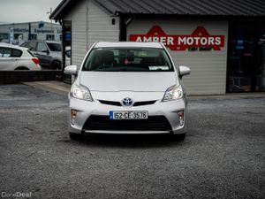 2015 Toyota Prius Hybrid Auto - Image 3