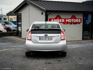 2015 Toyota Prius Hybrid Auto - Image 4
