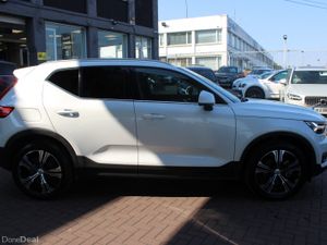 2021 VOLVO XC40 B4 - Image 3