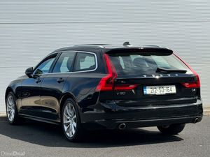 Volvo V90 2021 D4 (190hp) Momentum Auto - Image 4